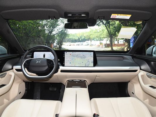 480-702KM NEDC Xpeng P7 스포츠카 전기 자동차 차량 빠른 충전 시간 0.48h