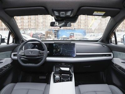 최고속도 200km/h 2023 차난 UNI-T 1.5T 터보 럭셔리 세단 가솔린 엔진