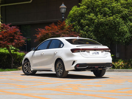 2024 KIA K3 이코노미 EV 카 컴팩트 세단 차 사거리가 410km, 최고 속도는 165km/h