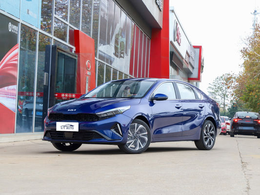 2024 경제 가솔린 자동차 KIA K3 컴팩트 자동차 세단 가솔린 자동차 가죽 좌석