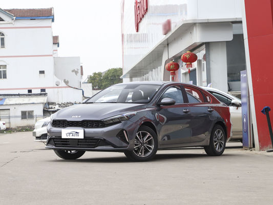 2024 경제 가솔린 자동차 KIA K3 컴팩트 자동차 세단 가솔린 자동차 가죽 좌석