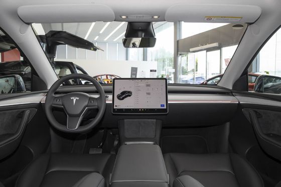 에너지 차량 2024 테슬라 모델 Y 78.4KWH 배터리 용량 및 331kw 모터 전력
