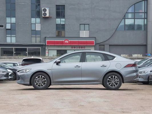 2023 BYD Tang Song Yuan 4도어 5자리 해치백 리?? 철화강 배터리