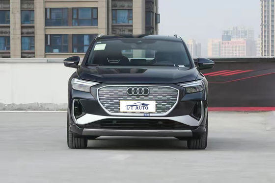 하얀색 회색 빨간색 파란색 아우디 Q4 e-tron SUV 2024 순수 전기