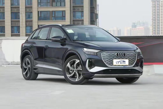 하얀색 회색 빨간색 파란색 아우디 Q4 e-tron SUV 2024 순수 전기
