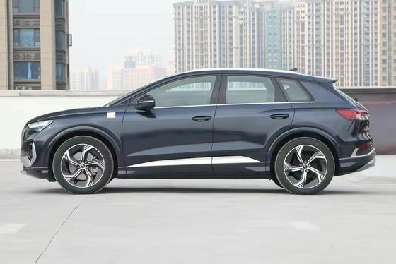 하얀색 회색 빨간색 파란색 아우디 Q4 e-tron SUV 2024 순수 전기