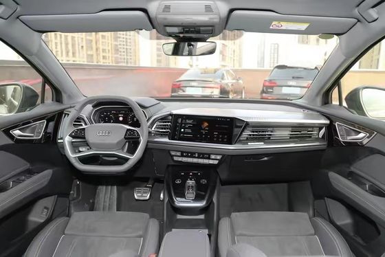 하얀색 회색 빨간색 파란색 아우디 Q4 e-tron SUV 2024 순수 전기