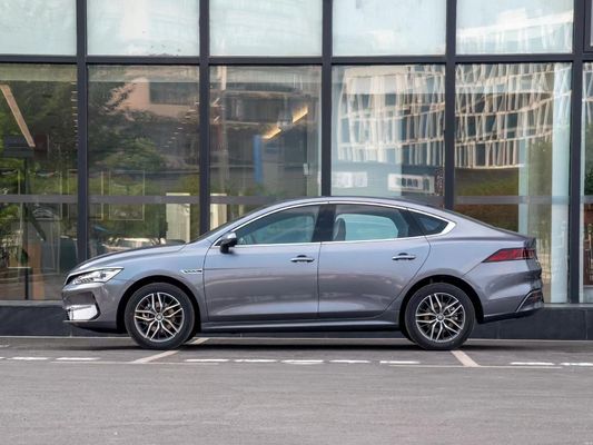 2024 BYD QIN 플러스 EV 고급스럽고 친환경적인 라이프 스타일을 위한 에너지 전기 자동차