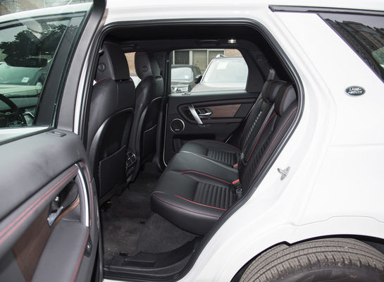 5석 랜지로버 디스커버리 스포츠 HSE SUV 멀티링크 후면 서스펜션이 장착된 자동차