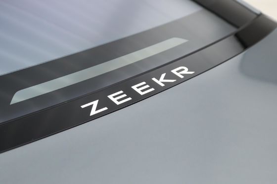 870KM 크루징 레인지 순 전기 중형 자동차 ZEEKR 007 에너지 차량 EV 세단