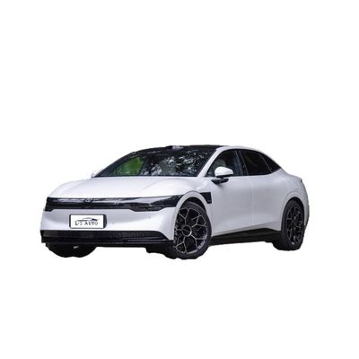 870KM 순수 전기 크루징 레인지 지일리 ZEEKR 007 AWD 버전 고속 자동차