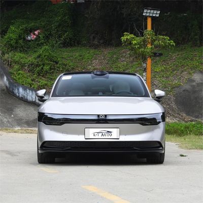 870KM 순수 전기 크루징 레인지 지일리 ZEEKR 007 AWD 버전 고속 자동차