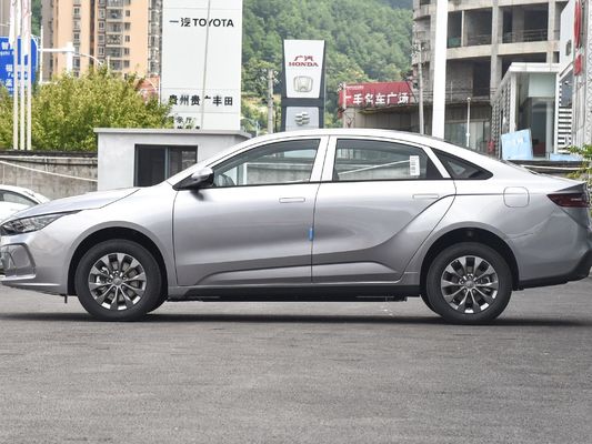 2024 지일리 기하학 순수 전기 자동차 550km 범위 리?? 철화강 배터리