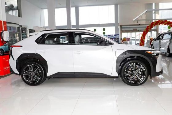 5개의 문 5개의 좌석 BZ4X 전기 SUV 사륜 구동과 세차 리?? 이온 배터리