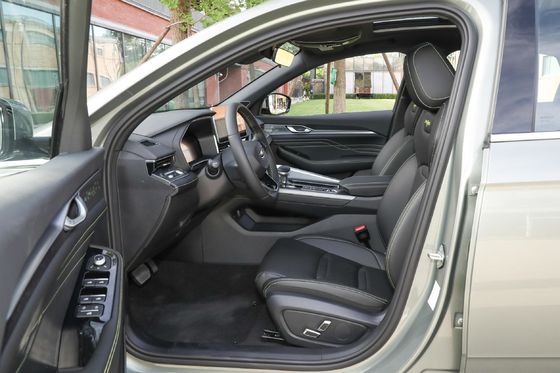 2024 지일리 싱루이 2.0T 터보 140kw 190hp FWD 5석 세단 후방 카메라 360°