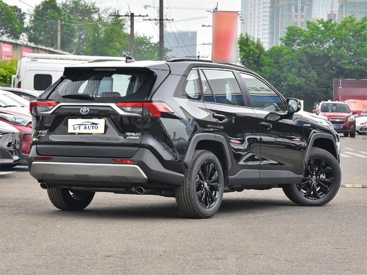 토요타 RAV4 2023 5도어 5석 SUV 최대 토크 221 N-m 및 스타일리시한 디자인