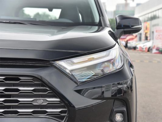 토요타 RAV4 2023 5도어 5석 SUV 최대 토크 221 N-m 및 스타일리시한 디자인