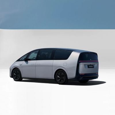 리시앙 메가 7석 MPV 4WD 순수 전기 자동차 400kW 최대 전력 5350x1965x1850